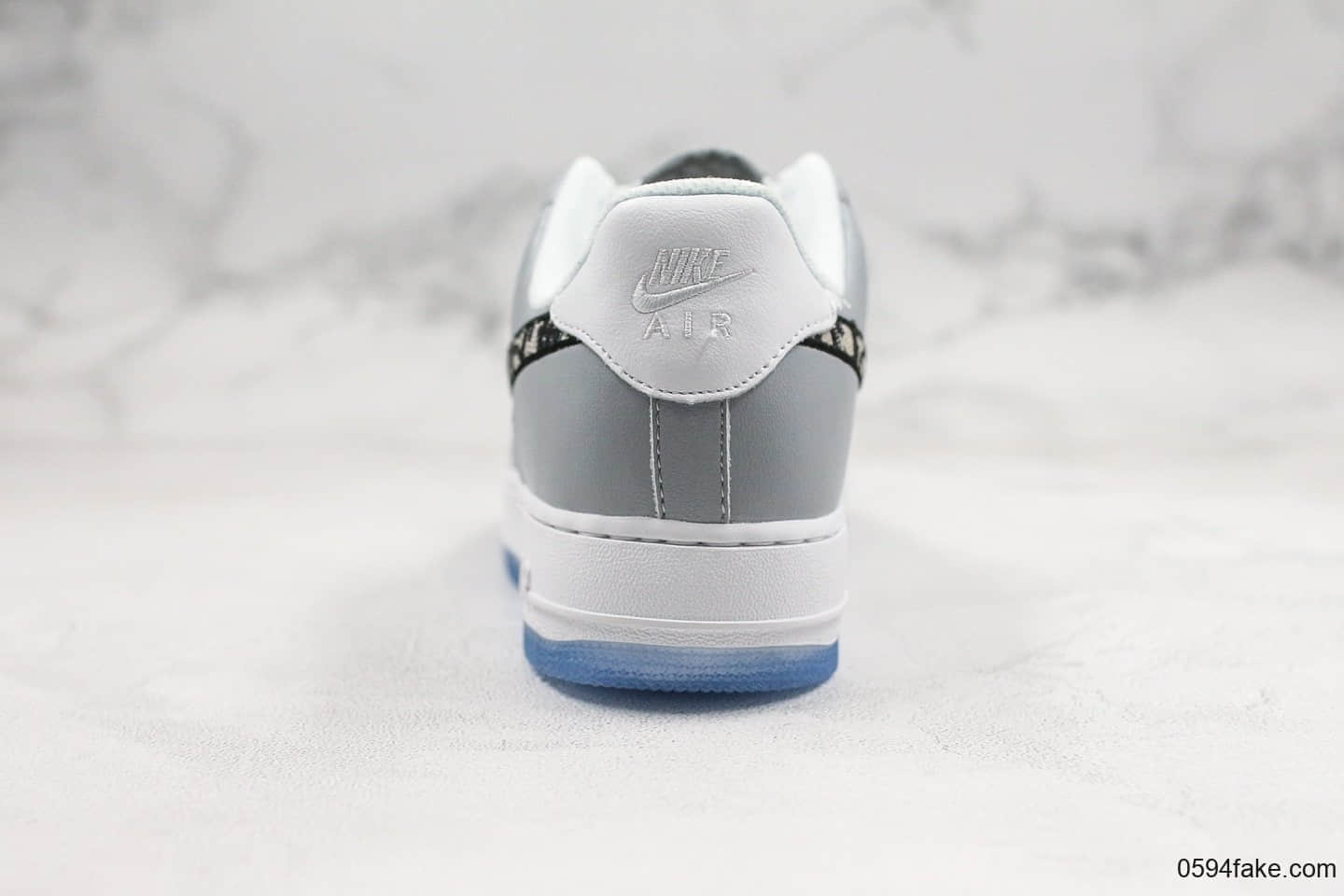 耐克DIOR x Nike WMNS Air Force 1纯原版本迪奥联名款空军一号灰黑色内置气垫超软头层皮革鞋面原档案数据开发 货号：5553688-888