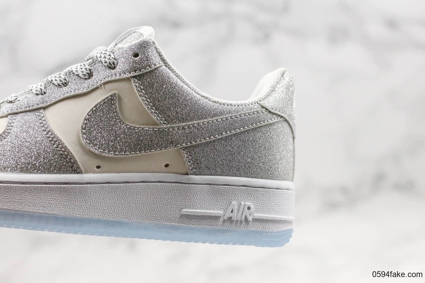 耐克Nike Air Force1 low 07纯原版本低帮空军一号闪银满天星配色内置全掌Sole气垫原楦头原纸板打造 货号：AV3040-100