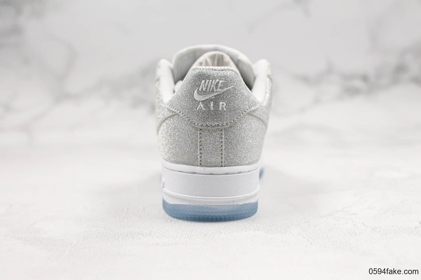 耐克Nike Air Force1 low 07纯原版本低帮空军一号闪银满天星配色内置全掌Sole气垫原楦头原纸板打造 货号：AV3040-100