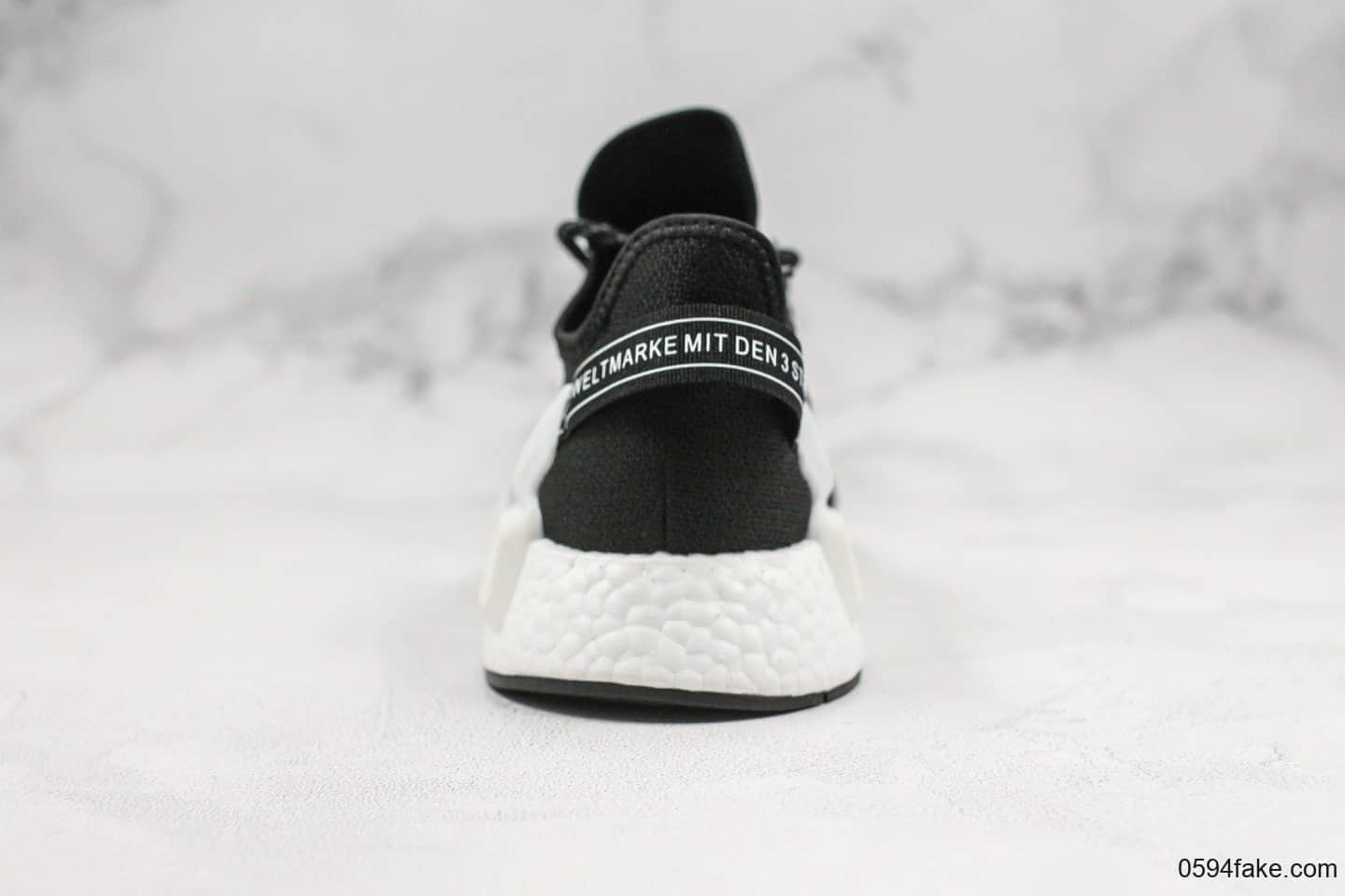 阿迪达斯Adidas NMD_R1 V2 Boost纯原版本爆米花跑鞋NMDV2黑白配色内置全掌爆米花缓震大底原盒原标 货号：FV9021