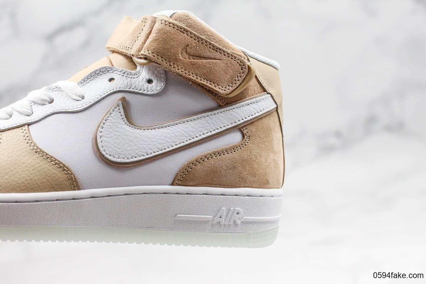 耐克Nike Air Force 1 '07纯原版本中帮空军一号皮革军械库卡其色内置全掌气垫原盒原标 货号：AO2425-201