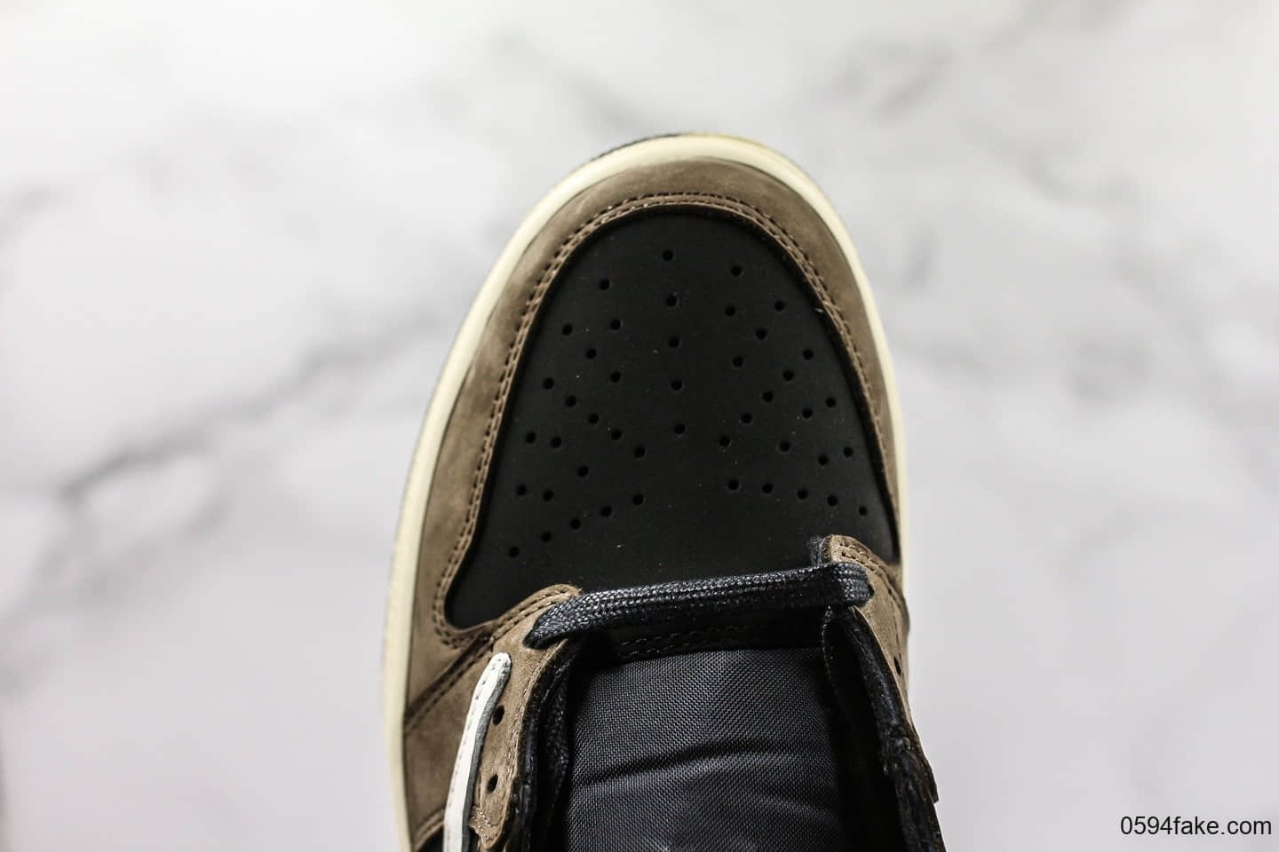 乔丹Travis Scott x Air Jordan AJ1 Low纯原版本联名款低帮倒钩AJ1深棕配色内置气垫原盒原标 货号:CQ4277-001