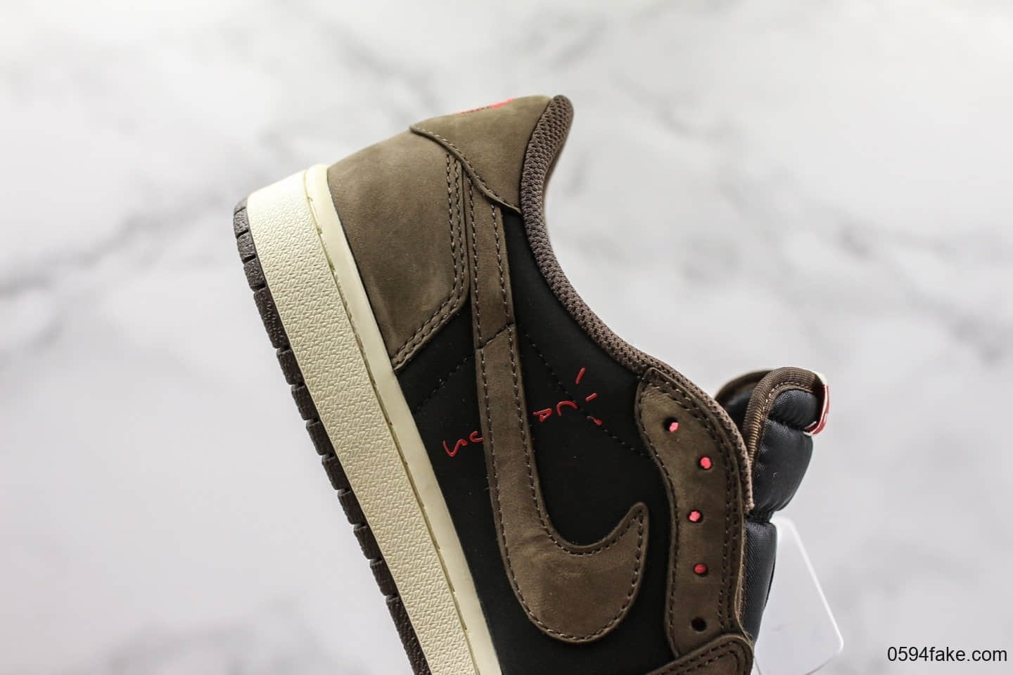 乔丹Travis Scott x Air Jordan AJ1 Low纯原版本联名款低帮倒钩AJ1深棕配色内置气垫原盒原标 货号:CQ4277-001