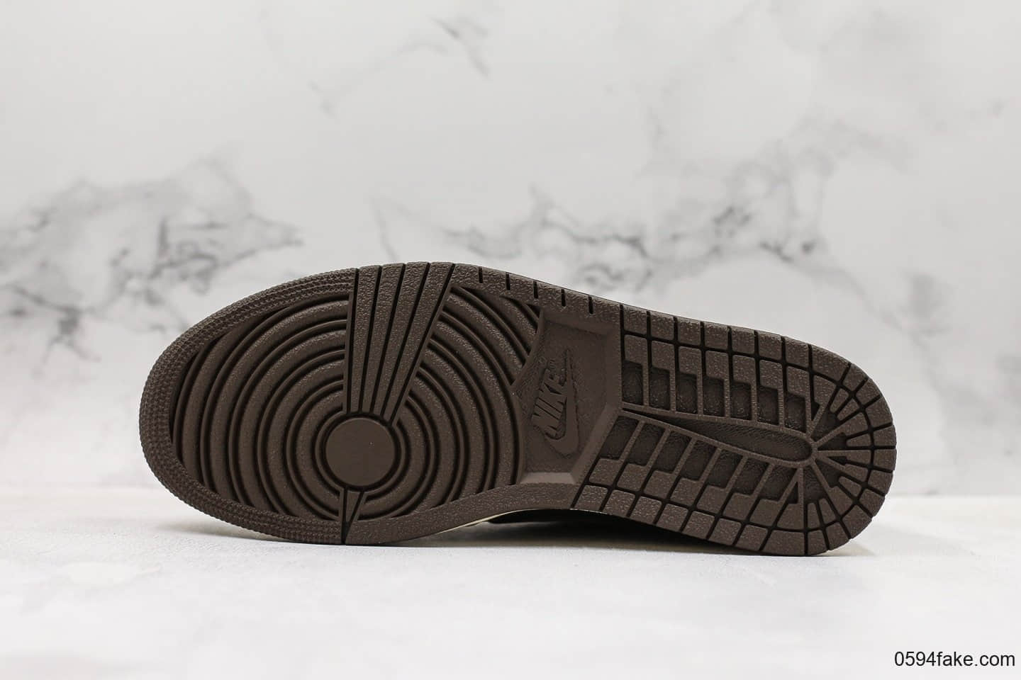 乔丹Travis Scott x Air Jordan AJ1 Low纯原版本联名款低帮倒钩AJ1深棕配色内置气垫原盒原标 货号:CQ4277-001