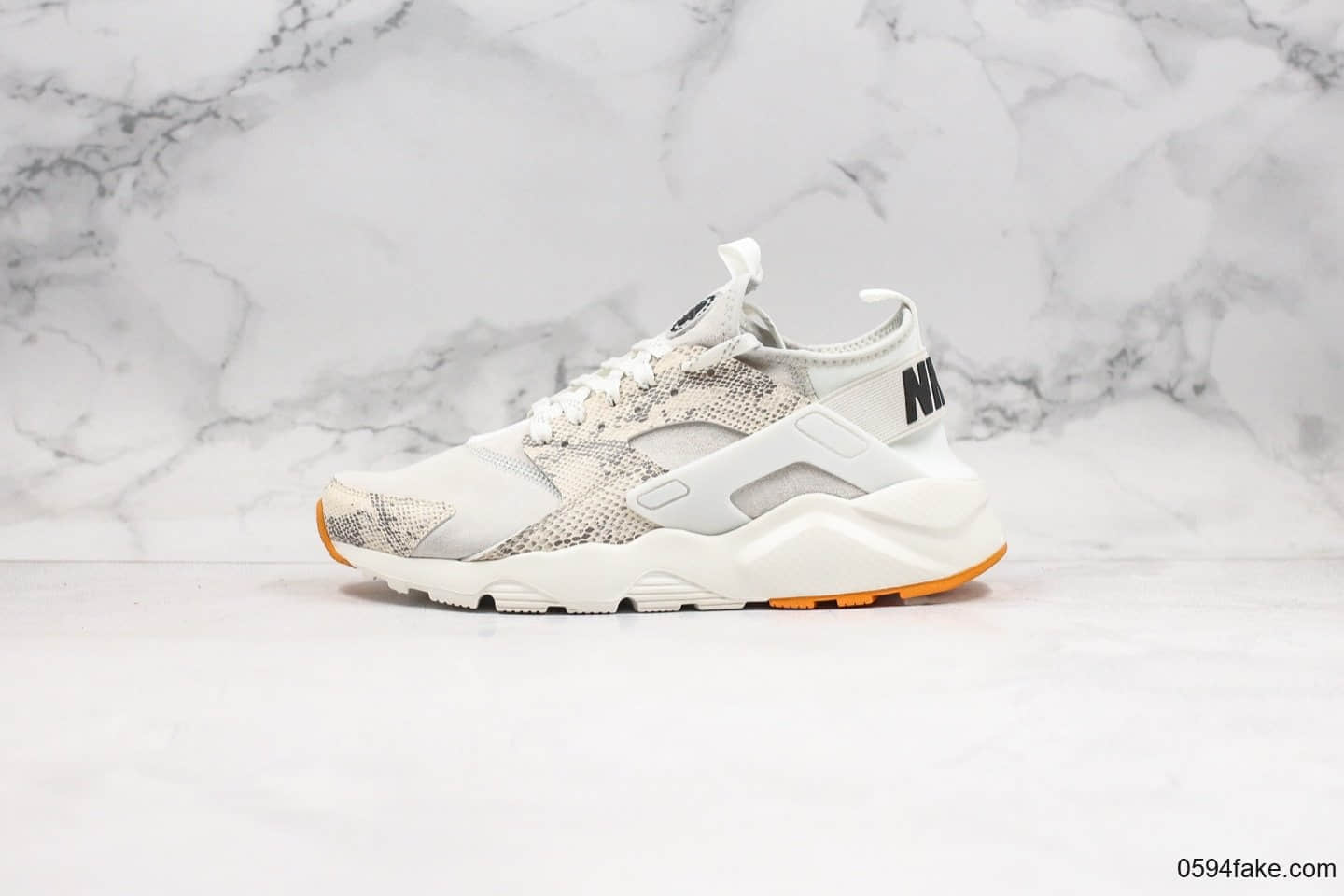 耐克Nike Air Huarache Ultra Suede纯原版本华莱士慢跑鞋蛇纹米白配色内置气垫原档案数据开发 货号:829669-551