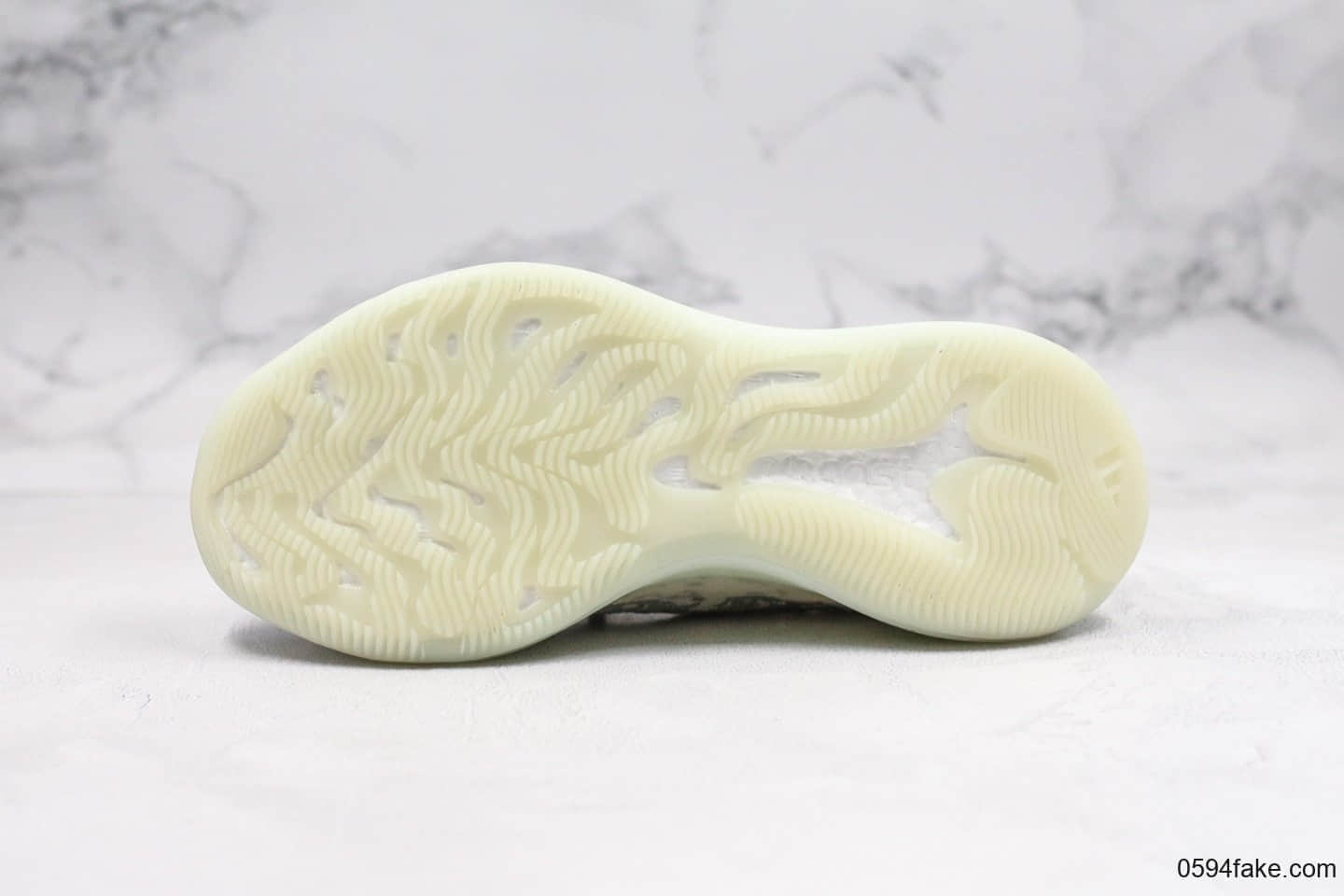 阿迪达斯Adidas Yeezy Boost 380 V3 Alien纯原版本侃爷联名限定椰子380V3限定雪花斑点全掌真Boost缓震中底原盒原标 货号:FV3260