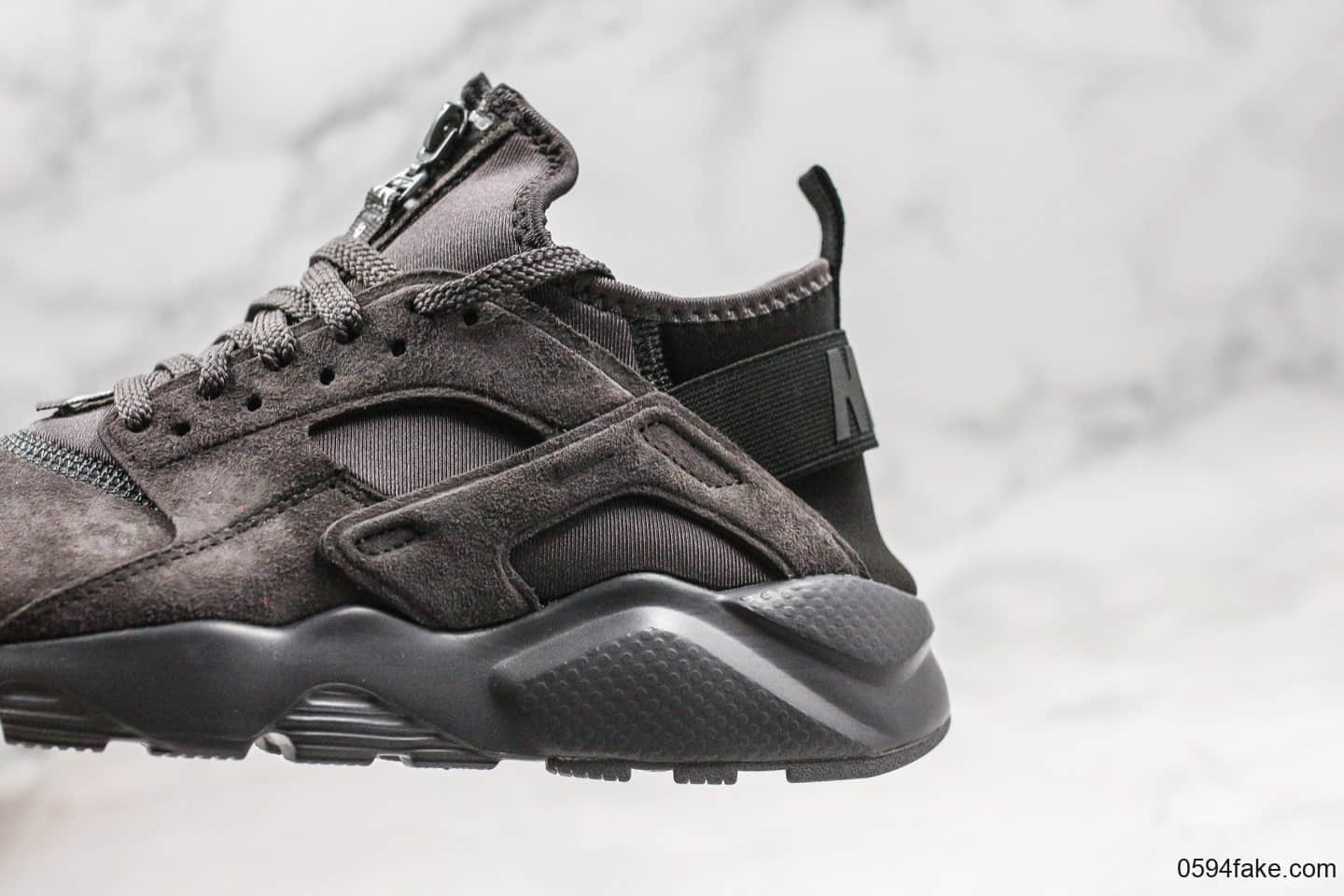 耐克Nike Air Huarache Ultra Suede纯原版本华莱士慢跑鞋麂皮棕色内置气垫原盒原标双层海玻璃鞋垫 货号：829669-556