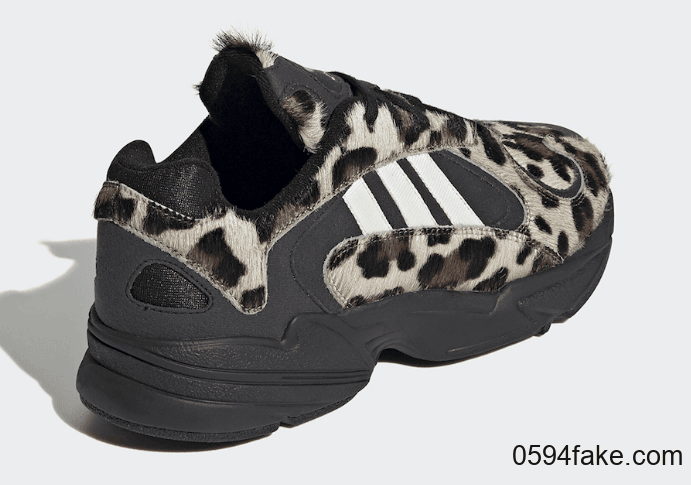 adidas经典复古跑鞋Yung-1新配色即将登场!狂野豹纹你心动了吗? 货号:EG8726