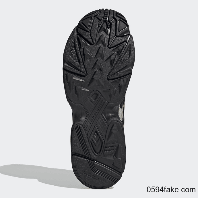 adidas经典复古跑鞋Yung-1新配色即将登场!狂野豹纹你心动了吗? 货号:EG8726