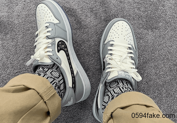 Dior x Air Jordan 1居然还有低帮版本!实物图首度曝光!