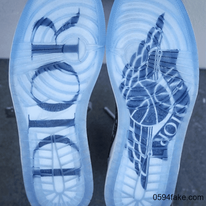 Dior x AJ1释出实物细节图!万元天价+限量发售!难搞!