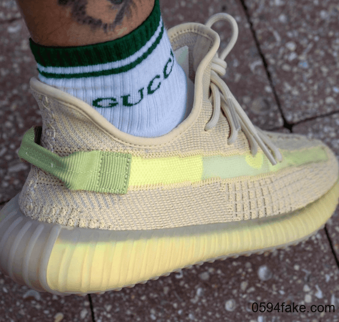 Yeezy 350 V2“ Flax”上脚图曝光!清新柠檬黄色调! 货号:FX9028