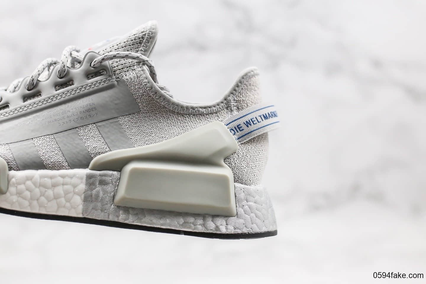 阿迪达斯Adidas NMD R1 Boost V2公司级版本二代弹力针织面爆米花跑鞋灰色配色真爆 货号：FW5328