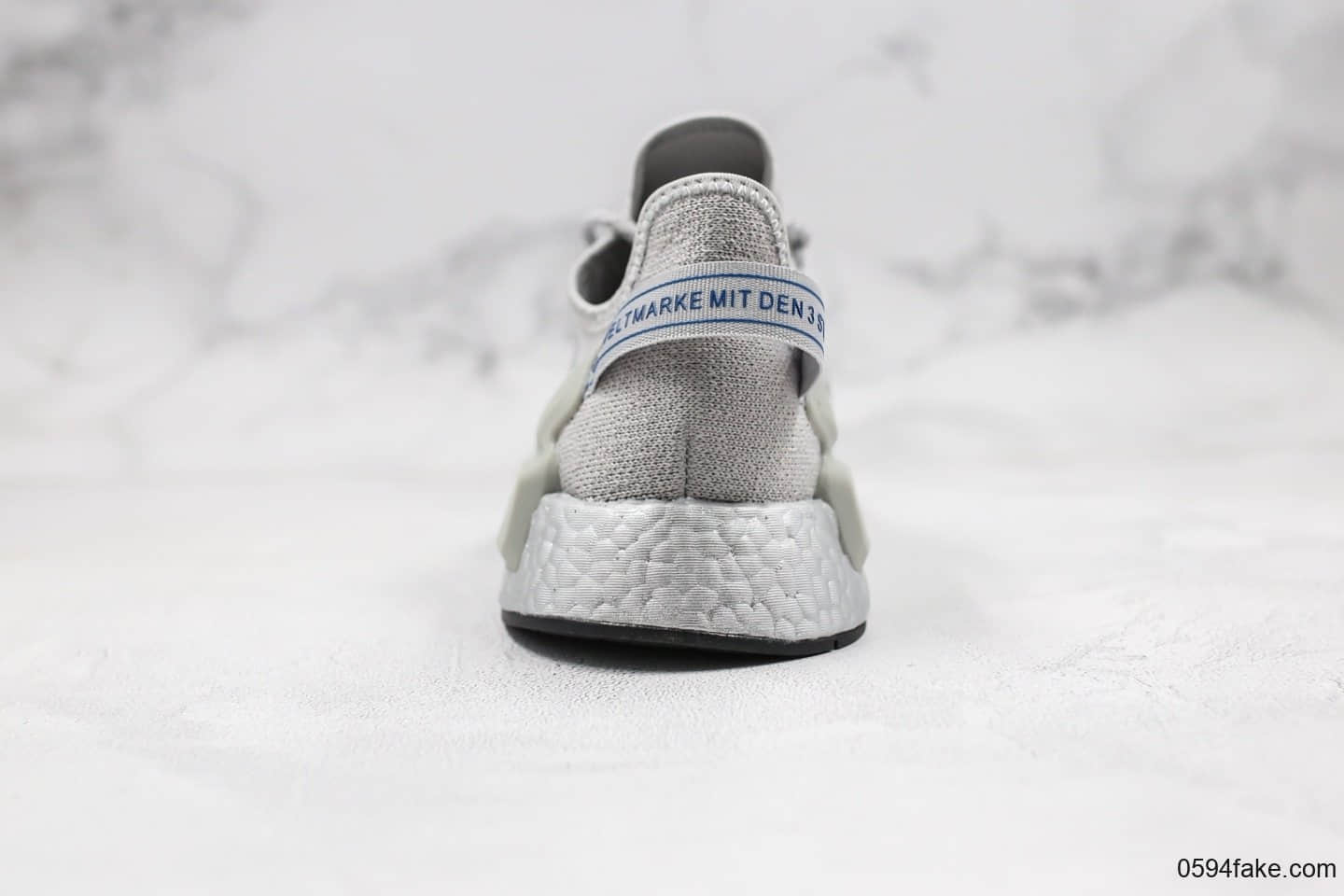 阿迪达斯Adidas NMD R1 Boost V2公司级版本二代弹力针织面爆米花跑鞋灰色配色真爆 货号：FW5328