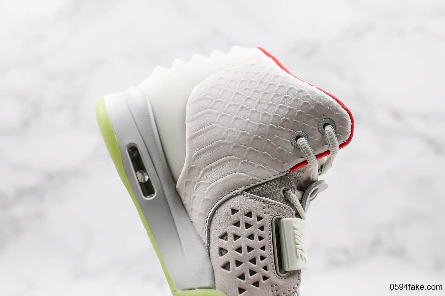 耐克Kanye West xNike Air Yeezy II NRG纯原版本侃爷联名椰子二代中帮纪念球鞋白绿配色原档案数据开发 货号:508214-010