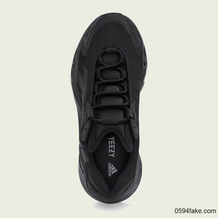 adidas 侃爷椰子700 MNVN全黑配色来袭!搭配3M反光酷炫十足! 货号:FV4440