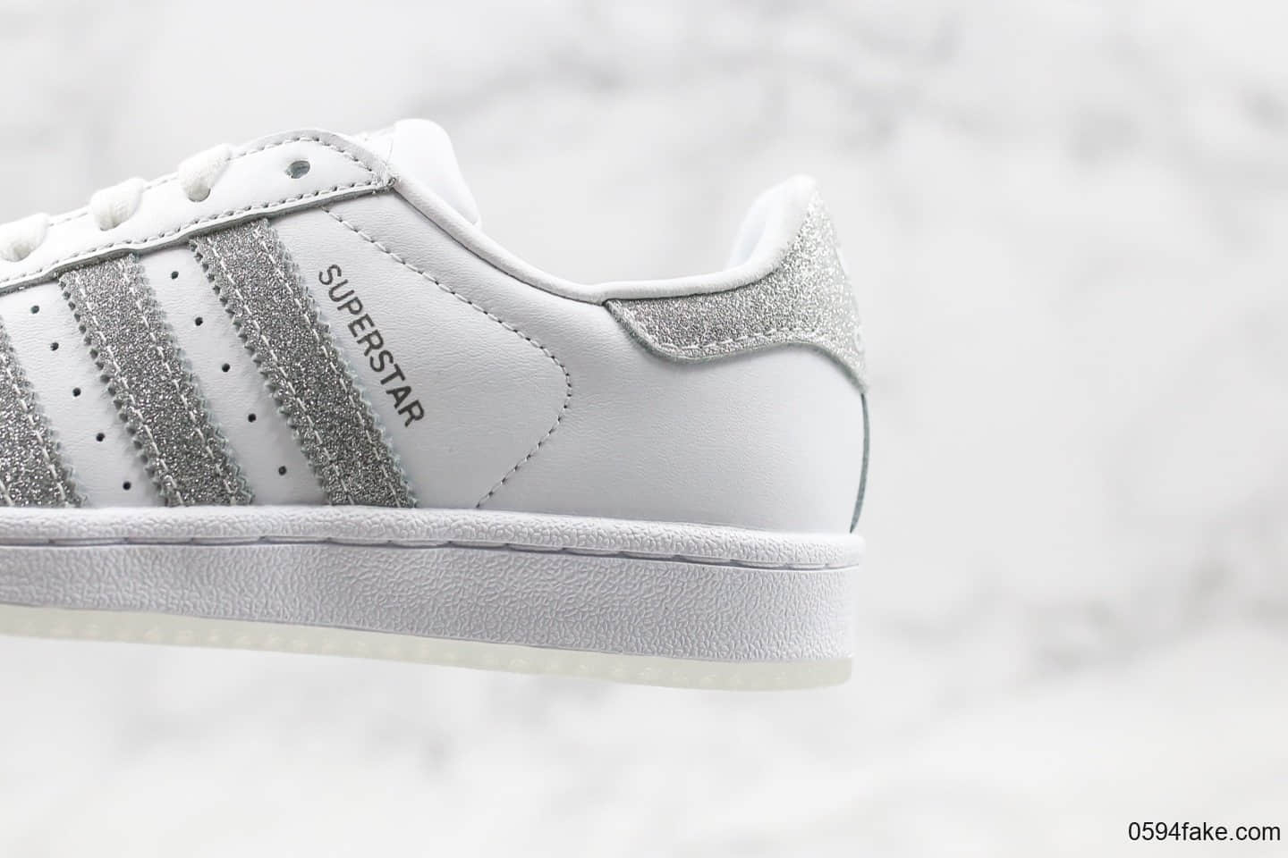 阿迪达斯Adidas Superstar W纯原版本三叶草贝壳头闪银满天星原厂EVA蓝底全头层小牛皮面料 货号:EG8135