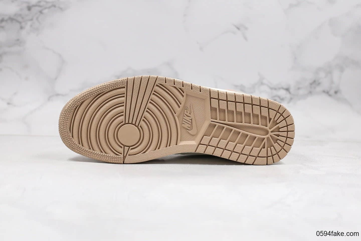 乔丹Air Jordan 1 mid Milan纯原版本米兰中帮AJ1卡其粉原厂面料原档案数据开发 货号:CV3044-100