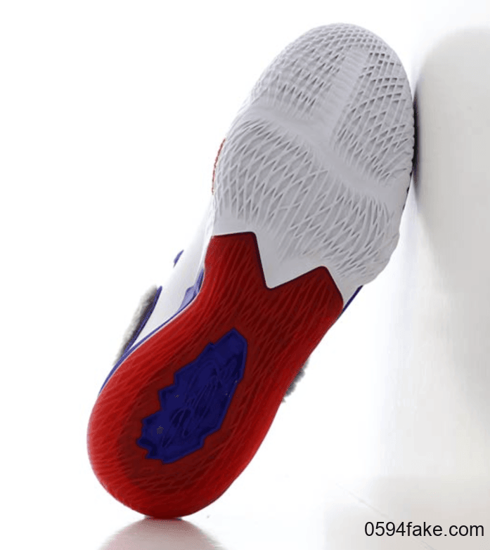 大灌篮主题 LeBron 17 Low本月发售!最新实物图有点好看! 货号:CD5007-100