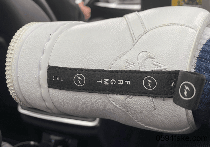 藤原浩亲晒!这双Fragment x Nike Air Force 1 High你打几分?