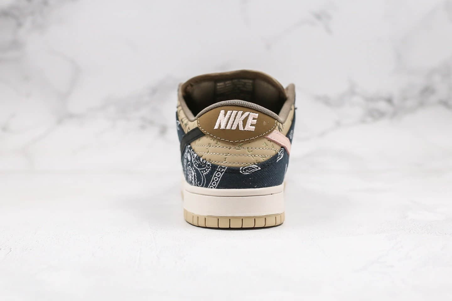 耐克Travis Scott x Nike SB Dunk Low纯原版本联名款DUNK腰果花配色原盒配件齐全原档案数据开发 货号：CT5053-001