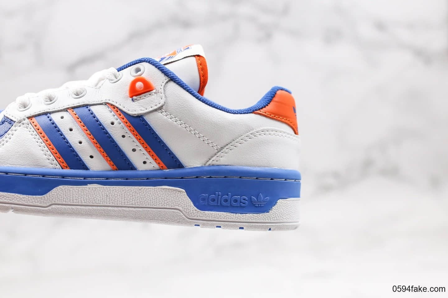 阿迪达斯Adidas RIVALRY LOW W纯原版本三叶草校园板鞋白红蓝色原盒原标原档案数据开发 货号:FU6833