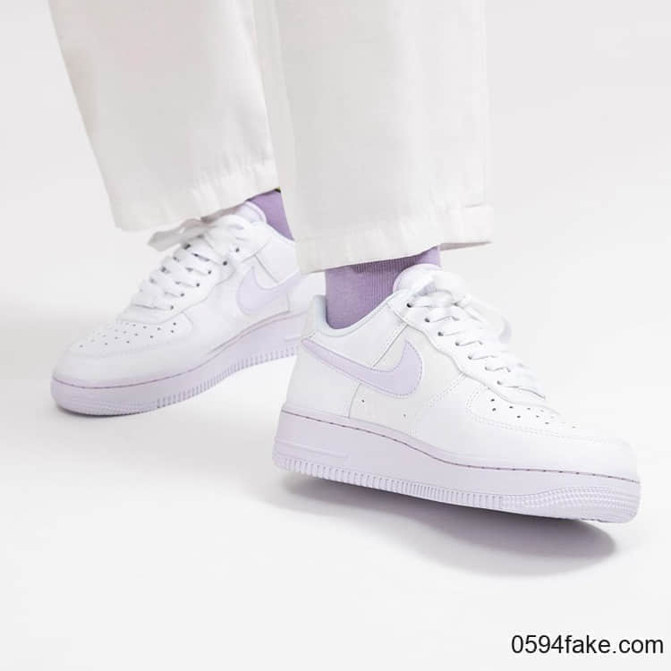 暗纹淡紫色纯白设计!全新Air Force1现已发售!