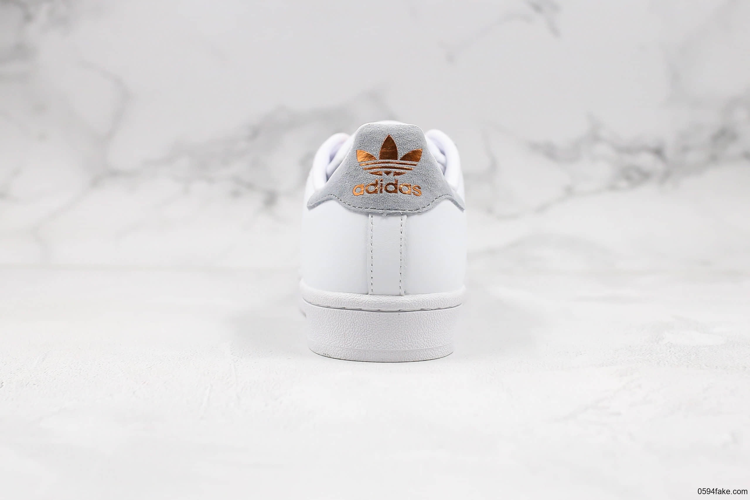 阿迪达斯Adidas SUPERSTAR W纯原版本三叶草贝壳头花卉浅棕灰色正确PU蓝底原档案数据开发 货号:CG6602