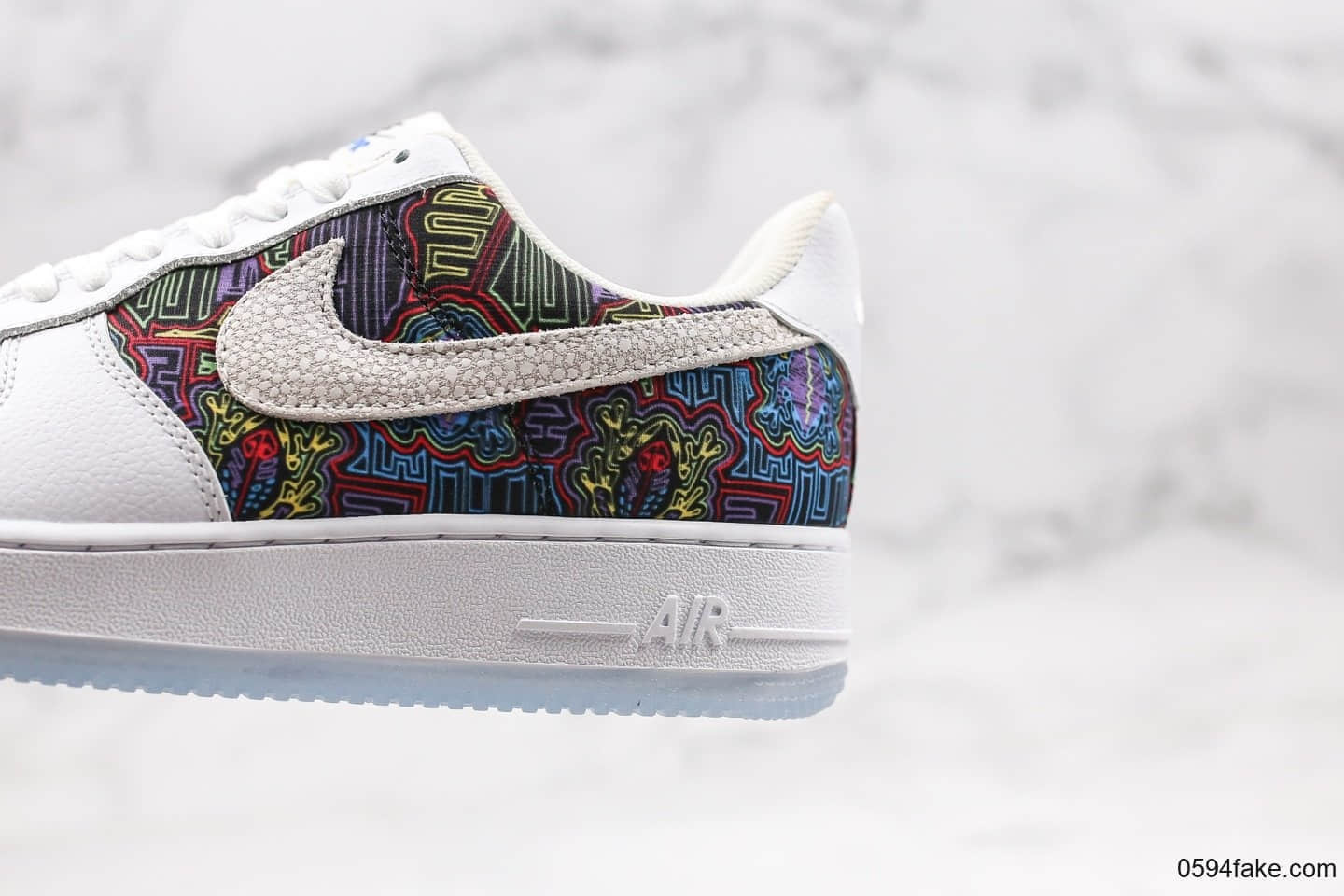 耐克OFFICIALLY CANCELED THE AIR FORCE 1 PUERTO RICO纯原版本低帮空军一号小青蛙抽象艺术风格内置全掌Sole气垫原盒原标 货号：CJ1620-100