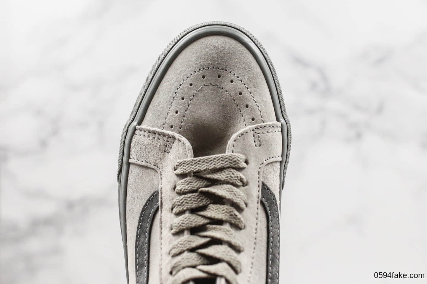 万斯Vans x Reigning Champ公司级版本卫冕冠军二代中帮灰白主题联名款原厂硫化内置钢印原盒原标