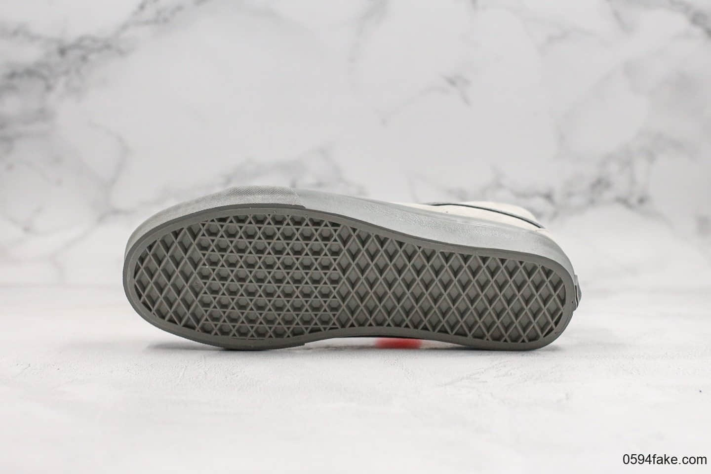 万斯Vans x Reigning Champ公司级版本卫冕冠军二代中帮灰白主题联名款原厂硫化内置钢印原盒原标