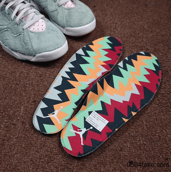 毛绒兔八哥!Air Jordan 7“ Hare 2.0”释出最新实物细节图! 货号:CT8529-002