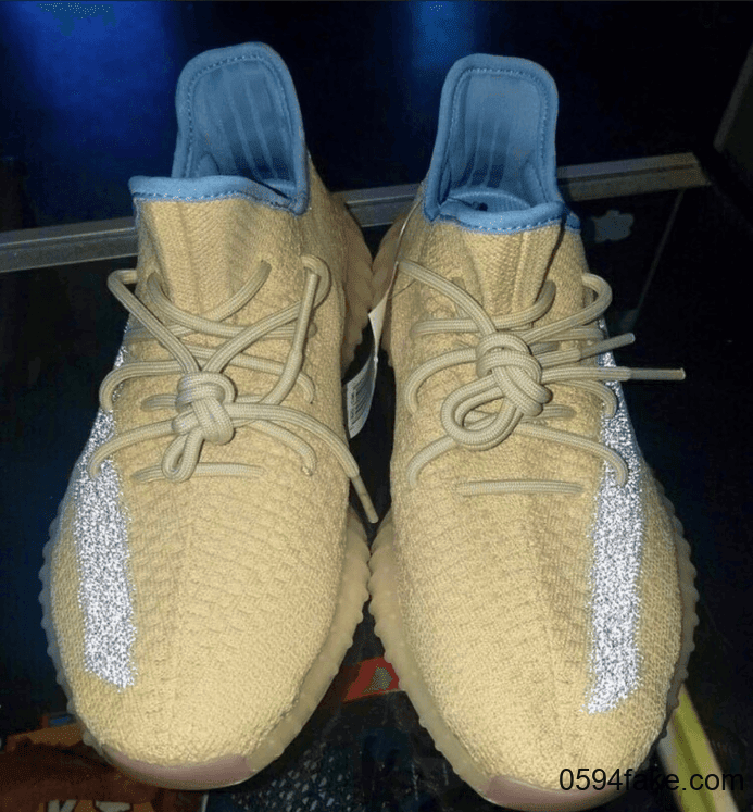 Yeezy 350 V2 “Linen”实物图首度曝光!侧透满天星超抢眼!