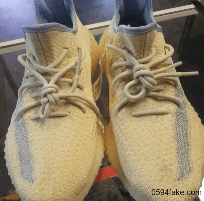 Yeezy 350 V2 “Linen”实物图首度曝光!侧透满天星超抢眼!