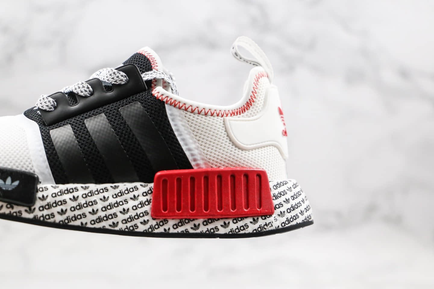 阿迪达斯Adidas NMD R1纯原版本爆米花跑鞋NMD白黑红色3M反光自行车主题原厂真爆大底 货号:FV7848