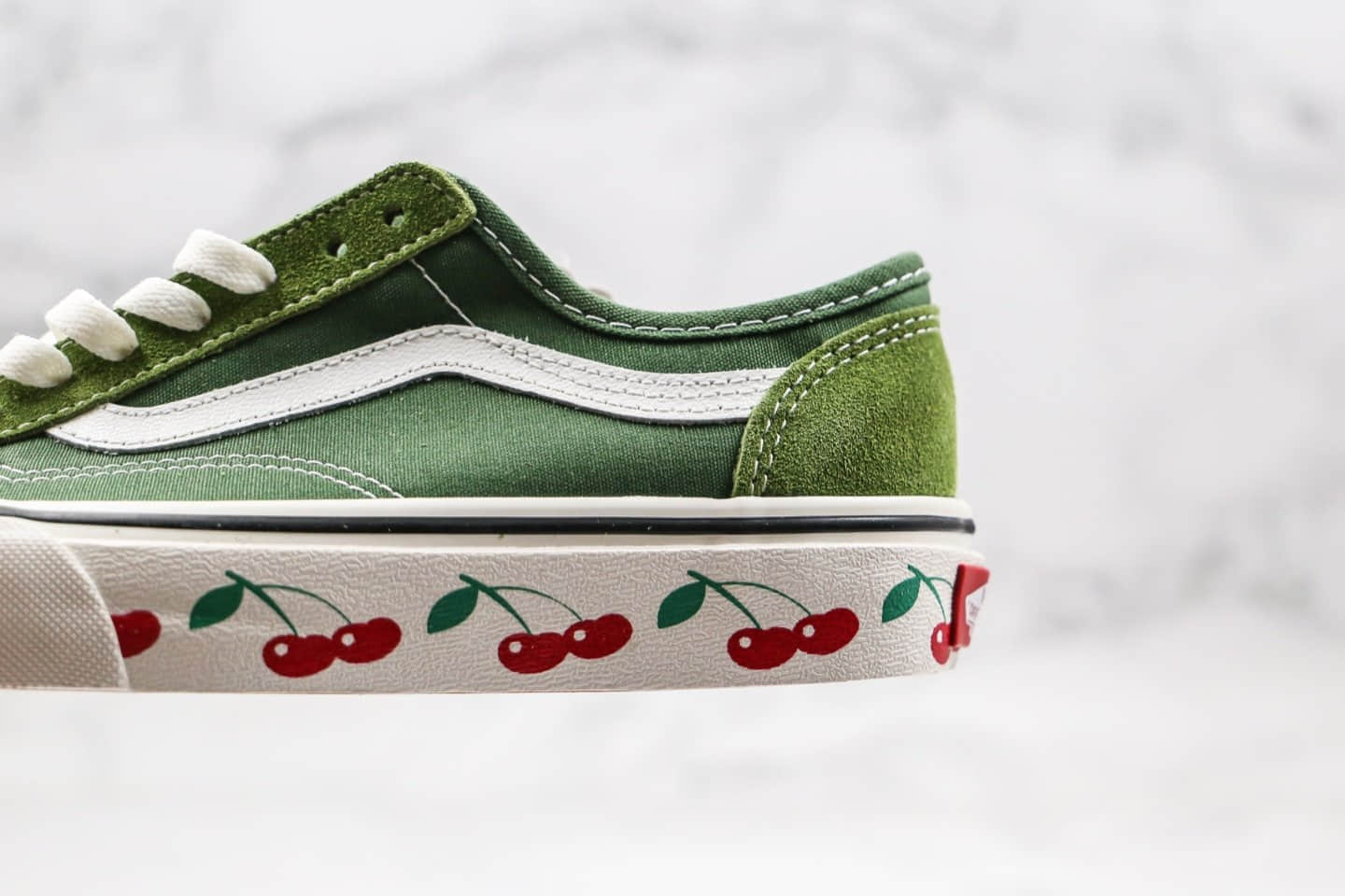 万斯Vans Style 36 Decon SF公司级版本低帮半月包头牛油果小樱桃配色原厂硫化大底 货号:VN0A3MVLYTL