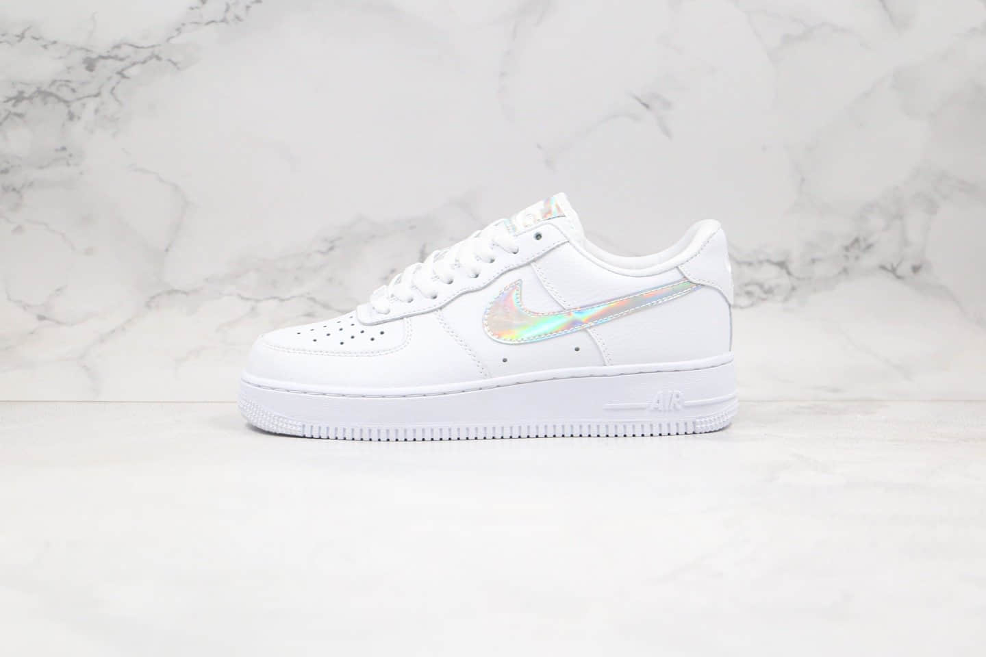 耐克Nike Air Force 1 Low纯原版本低帮空军一号白镭射配色内置气垫原档案数据开发 货号：CJ1646-100