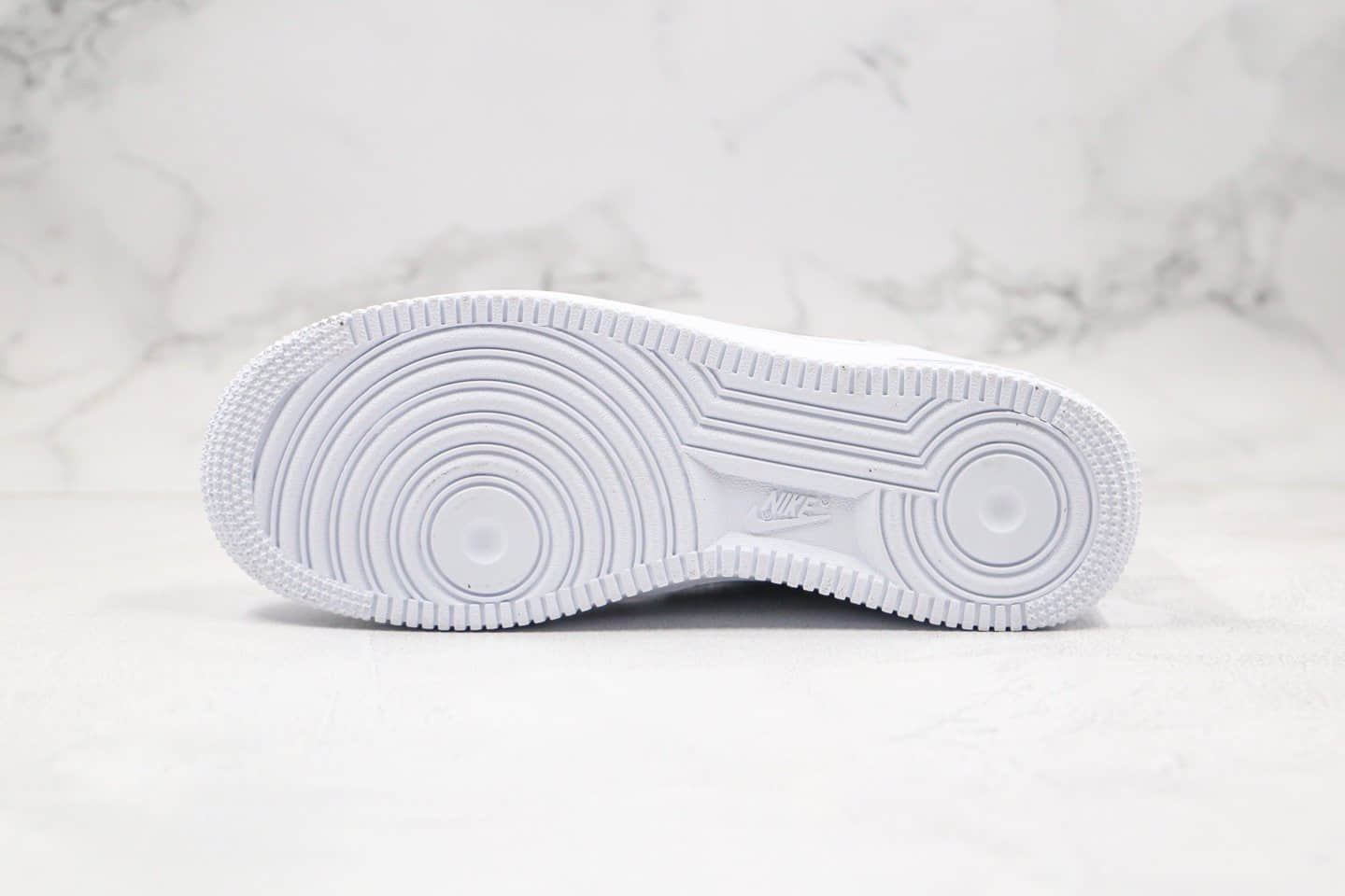 耐克Nike Air Force 1 Low纯原版本低帮空军一号白镭射配色内置气垫原档案数据开发 货号：CJ1646-100