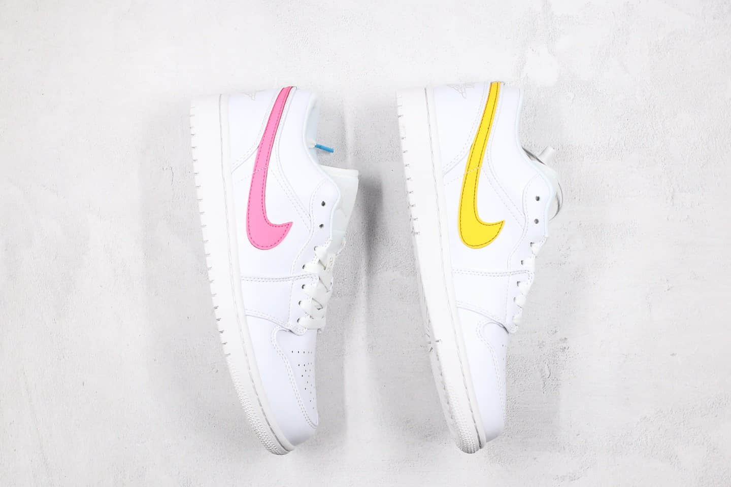 乔丹Air Jordan 1 Low WHIE MULTI纯原版本低帮AJ1纯白鸳鸯四色彩勾原档案数据开发内置气垫模块 货号:CW7033-100