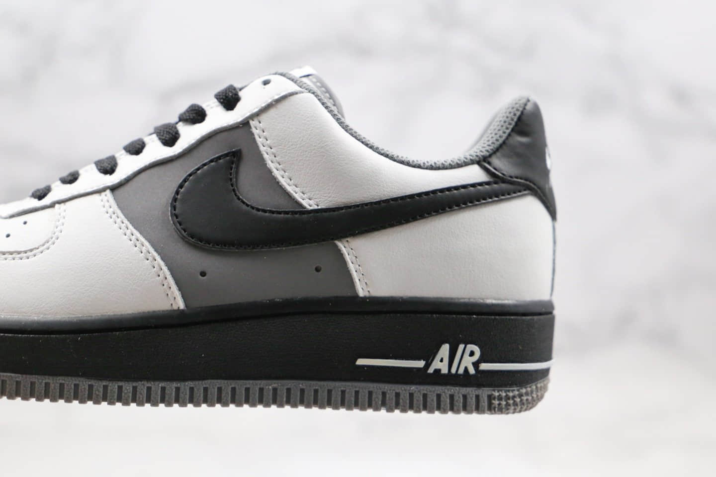 耐克Nike Air Force 1 Low x Dior纯原版本迪奥联名款低帮空军一号白黑灰色内置气垫原盒原标正确楦头纸板打造 货号:553689-609