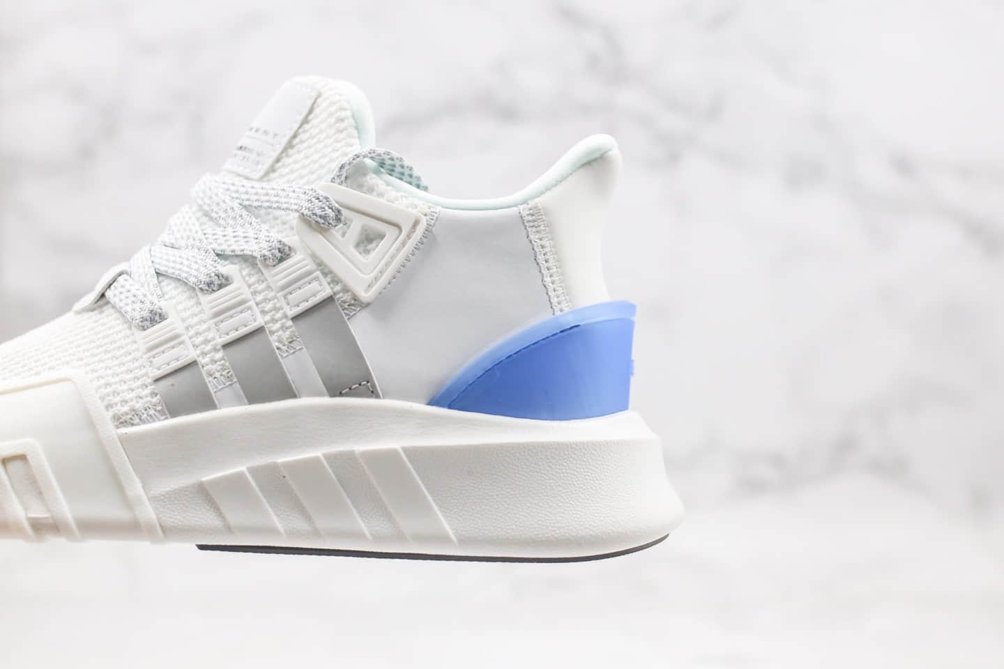 阿迪达斯Adidas EQT Basketball ADV公司级版本三叶草针织网面慢跑鞋白灰蓝色原档案数据开发 货号:EE5025