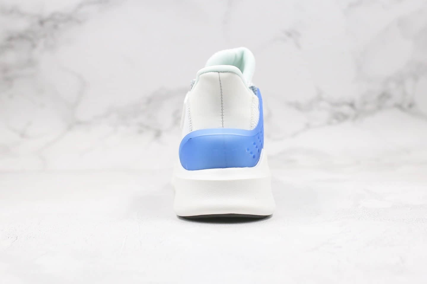 阿迪达斯Adidas EQT Basketball ADV公司级版本三叶草针织网面慢跑鞋白灰蓝色原档案数据开发 货号:EE5025