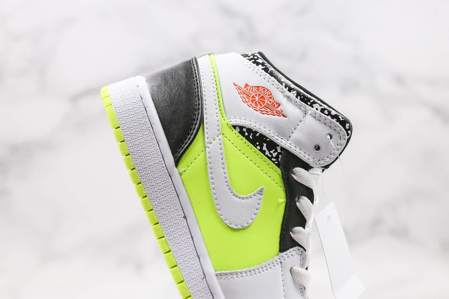 乔丹Air Jordan 1 Mid GS公司级版本中帮AJ1黄橙鸳鸯配色原盒原标原材料一比一打造 货号:554725-870