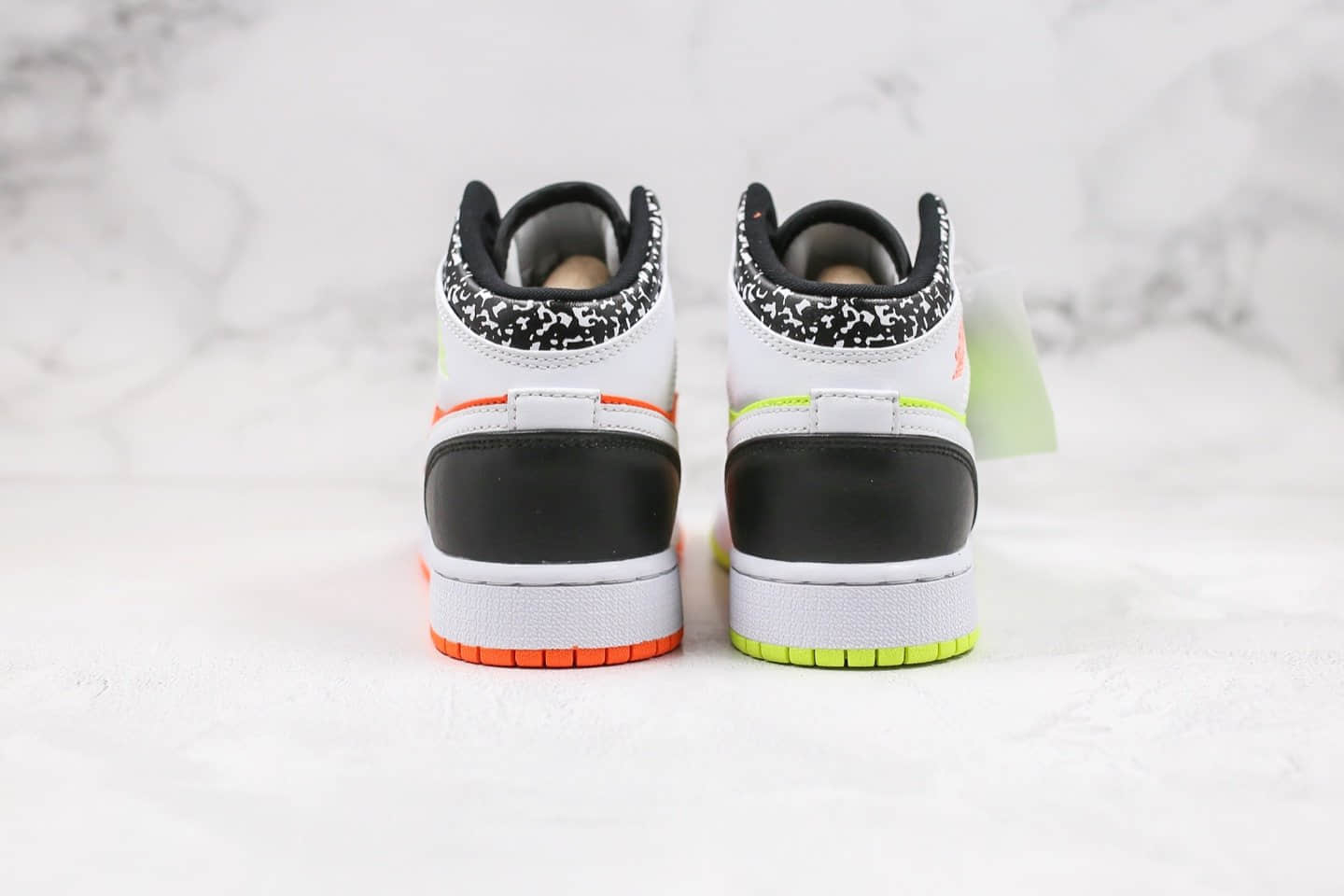 乔丹Air Jordan 1 Mid GS公司级版本中帮AJ1黄橙鸳鸯配色原盒原标原材料一比一打造 货号:554725-870