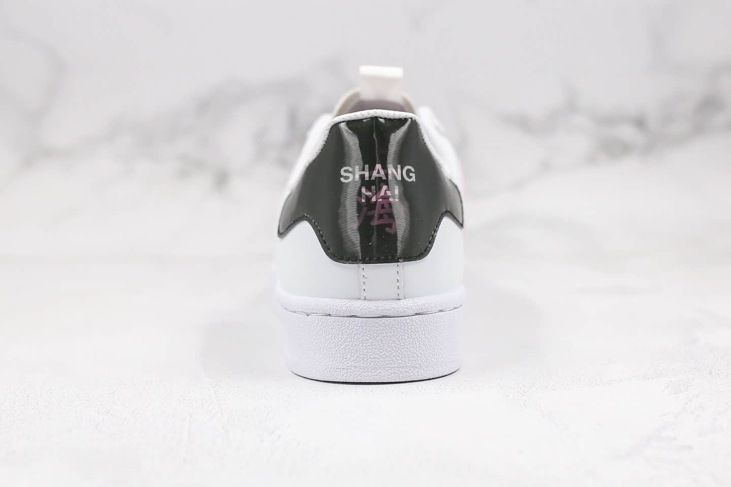 阿迪达斯Adidas Originals Superstar纯原版本三叶草贝壳头50周年6D上海限定白黑粉配色原盒原标 货号:FW2818