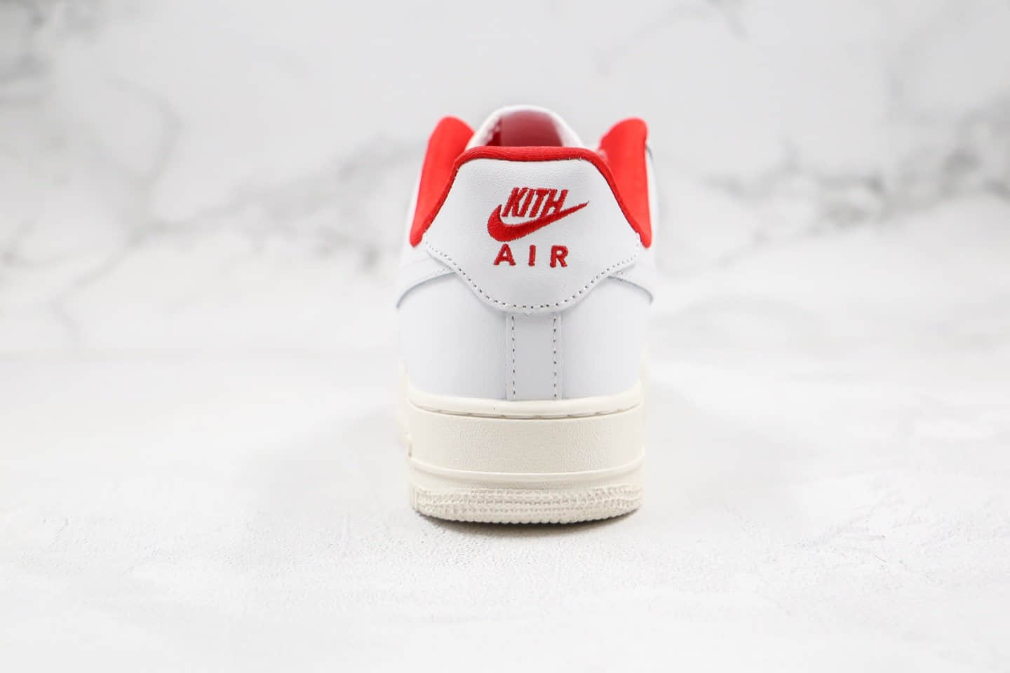 耐克KITH x Air Force1 Ronnie Fieg纯原版本低帮空军一号超级联名款浮雕印花LOGO白红色内置全掌Sole气垫原盒原标 货号:AO2132-104