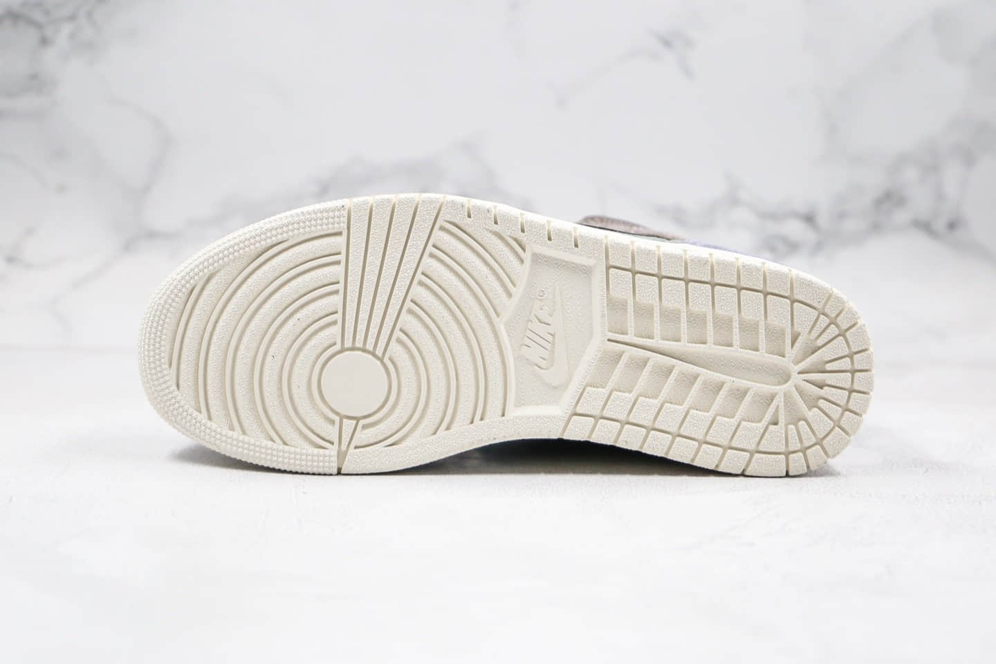 乔丹Air Jordan 1 Mid纯原版本中帮AJ1魔芋紫色灰棕紫色内置气垫原档案数据开发 货号:852542-203