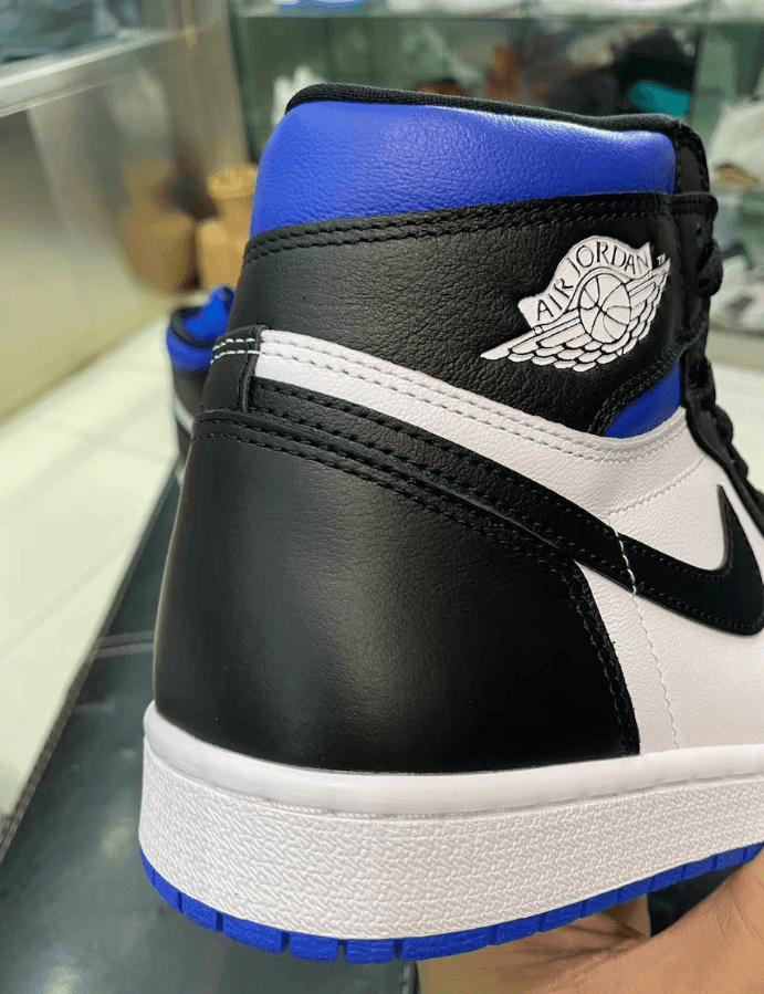 全新黑蓝脚趾装扮!这双AJ1高级感拿捏的妥妥的! 货号:555088-041