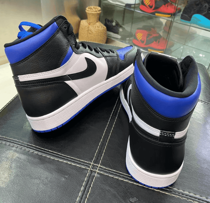 全新黑蓝脚趾装扮!这双AJ1高级感拿捏的妥妥的! 货号:555088-041