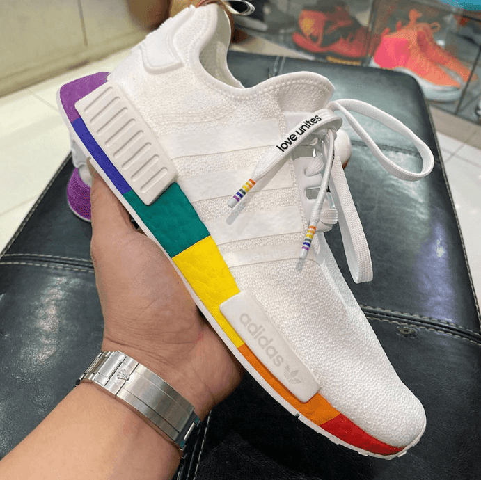 彩虹中底!adidas NMD R1 Pride实物图曝光! 货号:FY9024